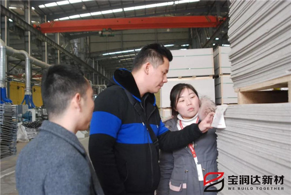 品質(zhì)保證！美國(guó)客戶采購商Patrick先生來訪寶潤(rùn)達(dá)考察驗(yàn)貨